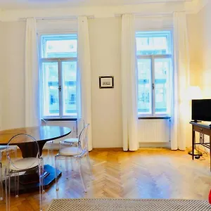  Apartamento Beautiful Viennese Flat In The Centre
