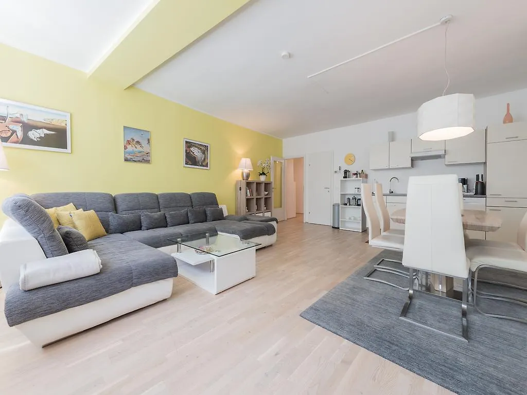 Christian Apartments Oper - Contactless Check In Wenen 0*,